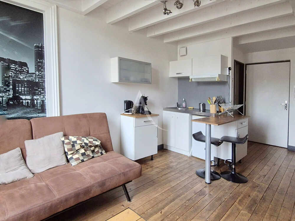 GRADIGNAN - Hyper Centre - Appartement T2 dans immeuble pierre avec parking
