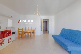  Appartement à louer 2 pièces 79 m²
