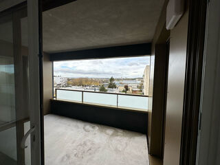  Appartement à louer 6 pièces 159 m²