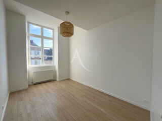  Appartement à louer 4 pièces 52 m²