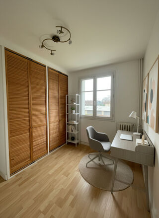  Appartement à louer 3 pièces 77 m²