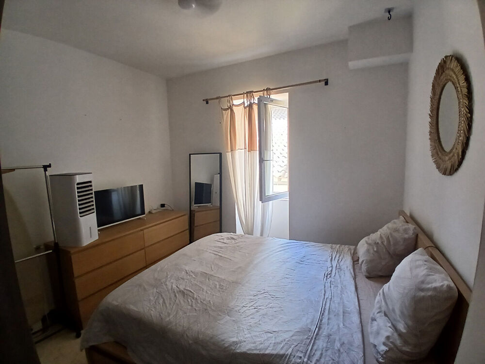 Location Appartement SAINT ANDIOL-T4 avec cave,et 2 stationnements privatifs à louer. Saint andiol