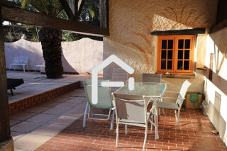  Villa � vendre 15 + pi�ces 626 m�