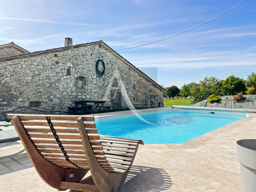 Authentique propriété en pierre avec piscine, dépendances et vignoble