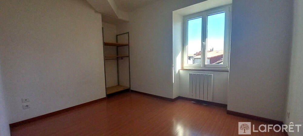 Location Appartement ST-FLOUR centre ville haut appartement T3 Saint flour