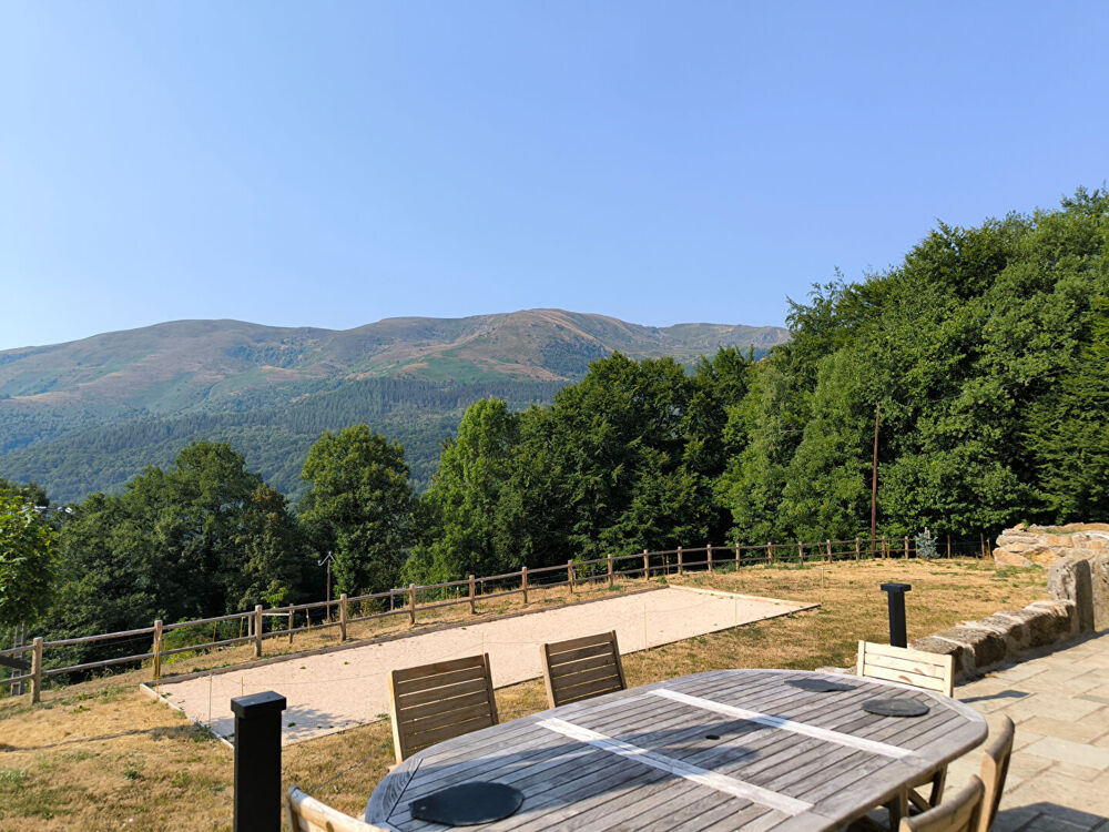 Vente Maison Corps de ferme de montagne  , superbement rénové  , dépendances  3.2 HA Tarascon sur ariege