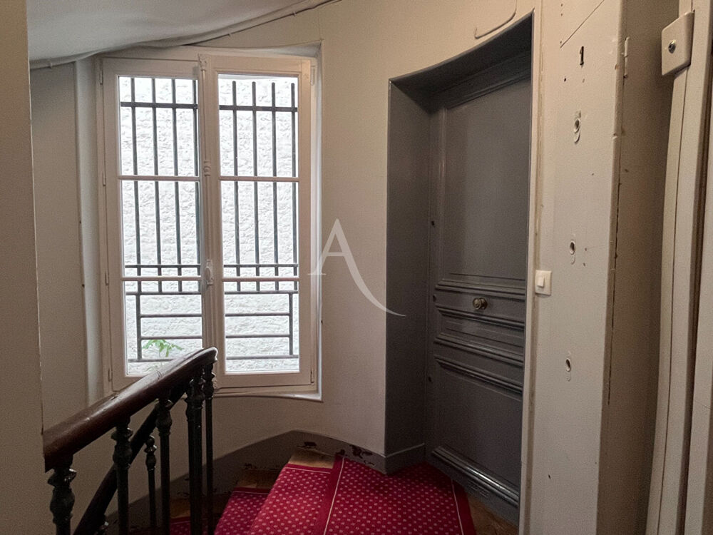 Vente Appartement Grand studio avec cachet et fort potentiel en 2 pièces Paris 11