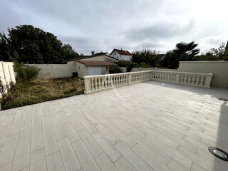  Maison à louer 7 pièces 160 m²