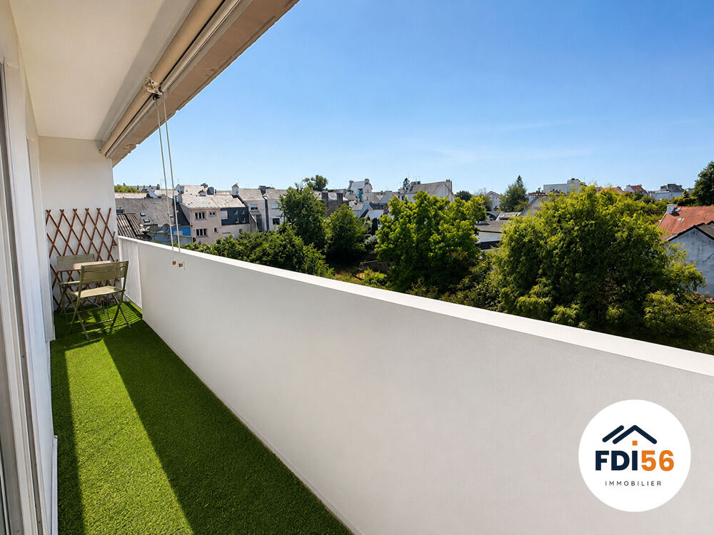 Appartement familial de 95 m² à Lorient avec garage, cave et deux balcons