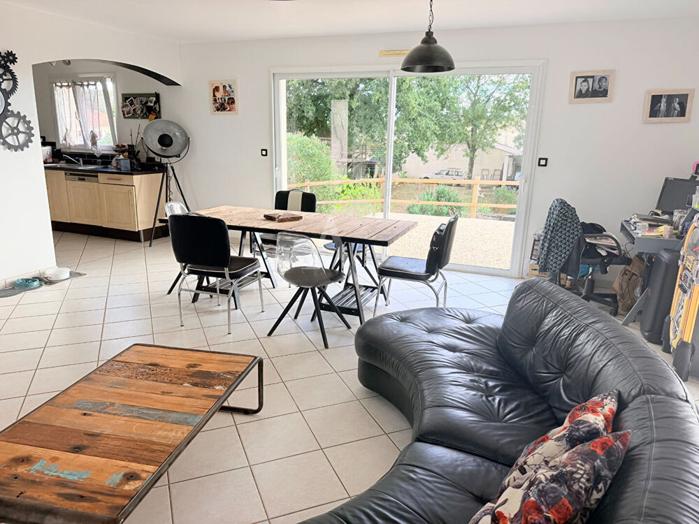 Maison Le Champ Saint Pere 6 pièce(s) 169 m2