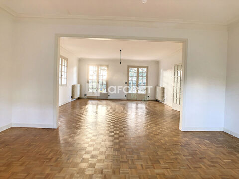  Maison  louer 7 pices 249 m