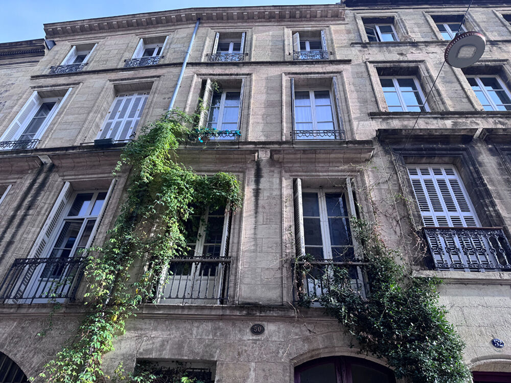 Coup de coeur assuré pour ce charmant refuge sous les toits de 48 m2!