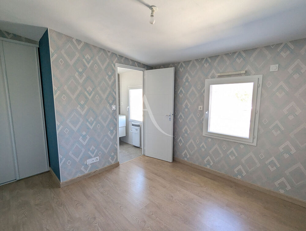 Vente Maison Maison récente de 95 m² à vendre à Challans avec garage et terrain Challans