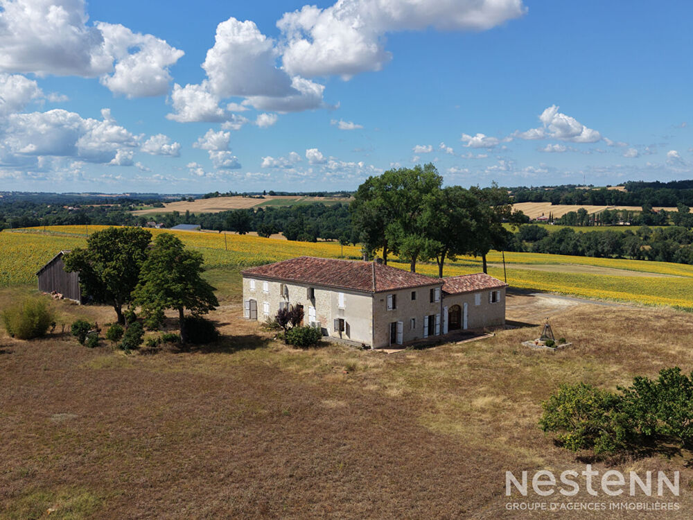 Vente Maison A Vendre Bâtisse en pierre de 209 m² en partie rénovée avec dépendances sur parcelle de plus de 1.2 ha Condom