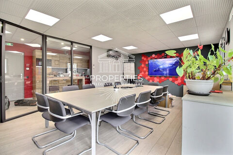   COGOLIN - CENTRE VILLE - MURS COMMERCIAUX LIBRES - RDC - 100 M²- PARKING X2 