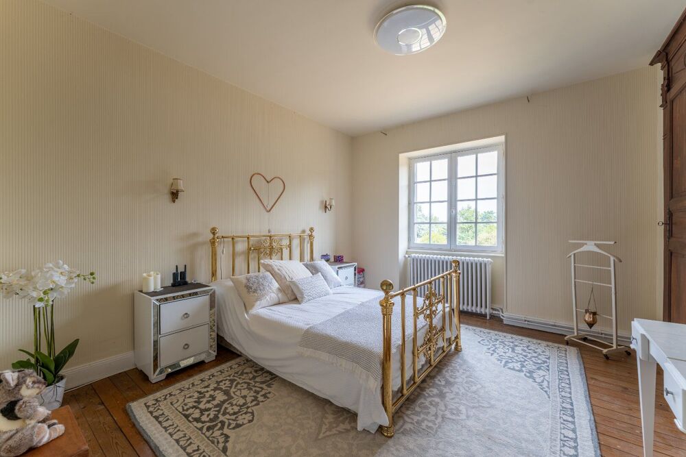 Vente Maison Baisse de prix - Propriété de Caractère Exceptionnelle avec Grands Espaces et Vue Panoramique Chabanais