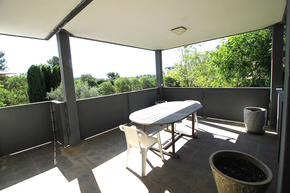 NIMES EXCLUSIVITE Dans une résidence LE TIEPOLO beau P3 d'environ 83m² avec terrasse, parking et piscine.