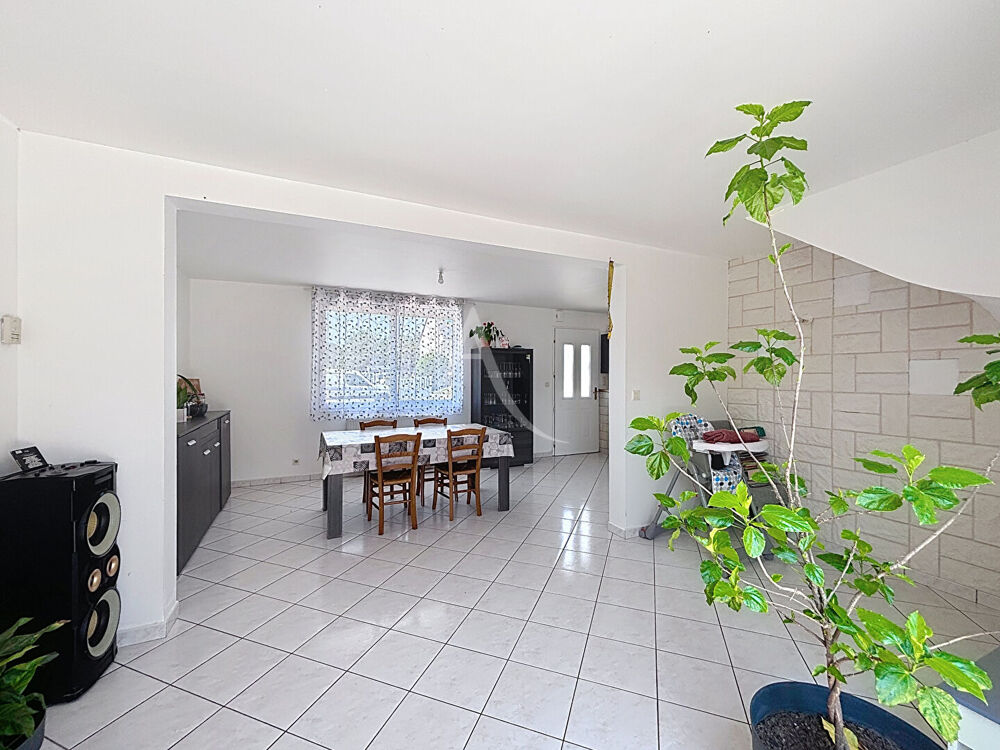 Vente Maison Maison La Roche Neuville 7 pièce(s) 143 m2 La roche neuville