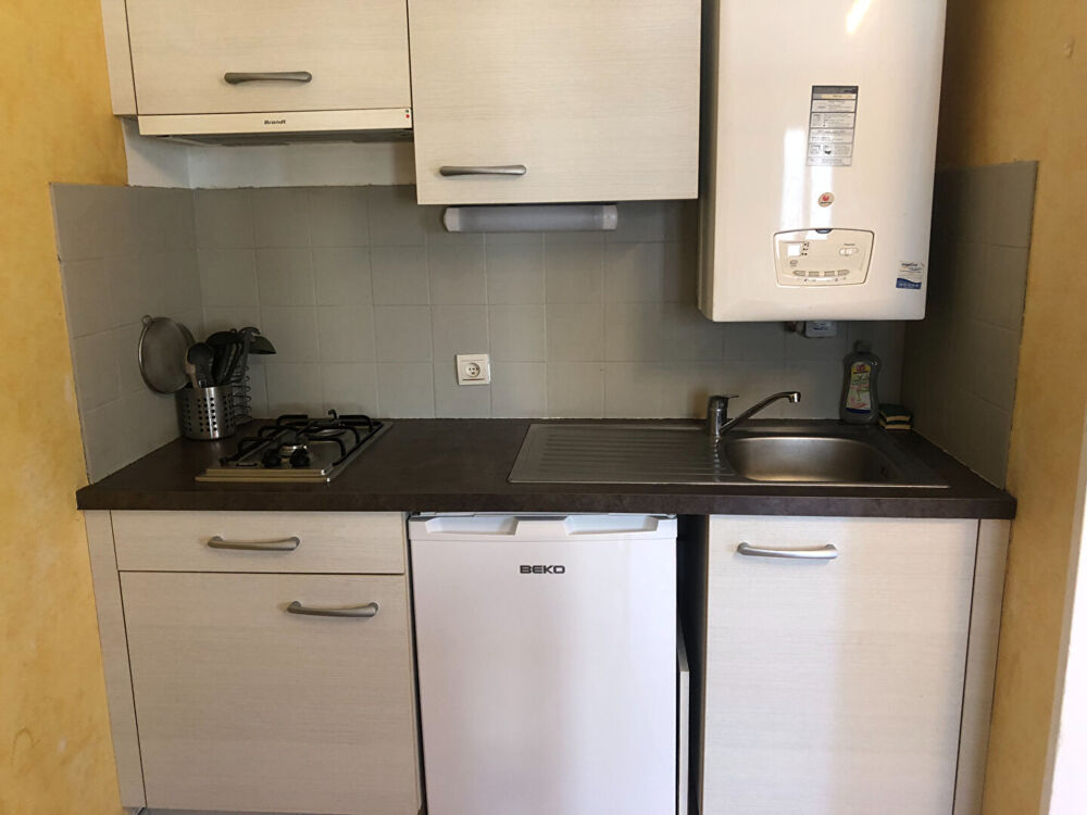 Location Appartement Studio à louer meublé- Vannes - cave et stationnement Vannes