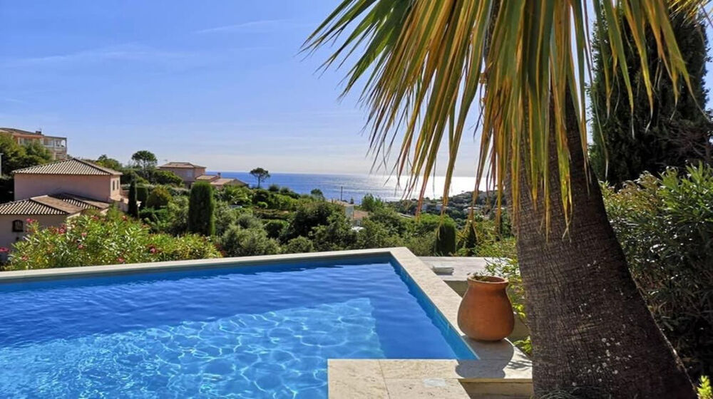 Vente Maison Les Issambres - Villa plain-pied T4, piscine chauffée, vue mer et garrigue, jardin 1 512 m² Les issambres