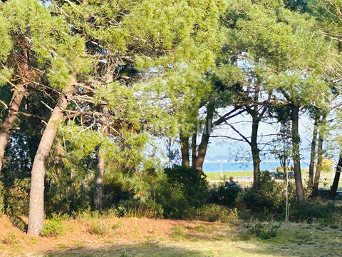   EXCEPTIONNEL, LE VERDON SUR MER, SECTEUR LA CHAMBRETTE  VILLA  198 m2 - 8 000 M2 DE TERRAIN Maison - 7 pi�ce(s) - 198 m�