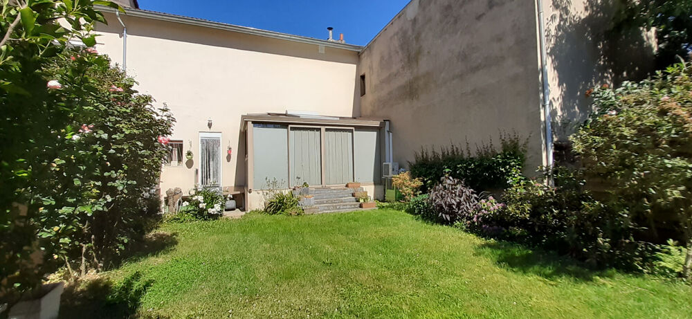 Firminy Centre - Charmante Maison de Ville avec Véranda et Jardin Clos