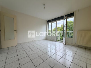  Appartement à louer 3 pièces 57 m²
