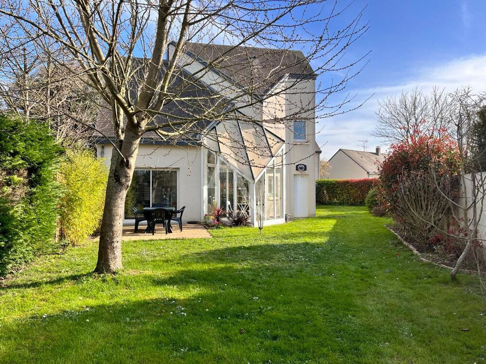 MAISON RECENTE SEGRE-EN-ANJOU-BLEU 5 pièce(s) - 85m2