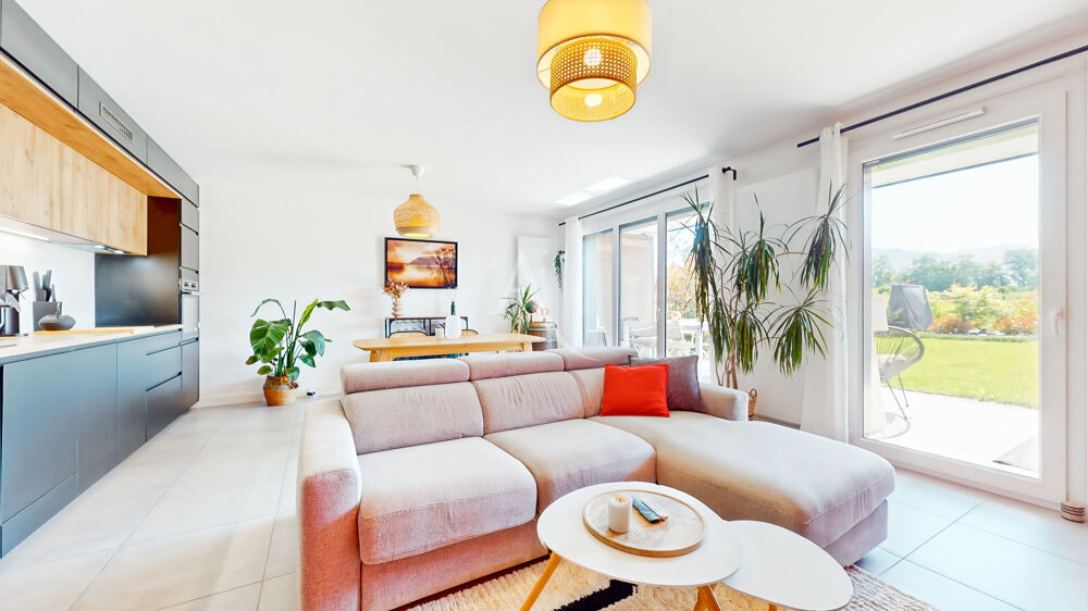 Appartement 3 pièces 70 m2 RDJ avec place de parking et cave