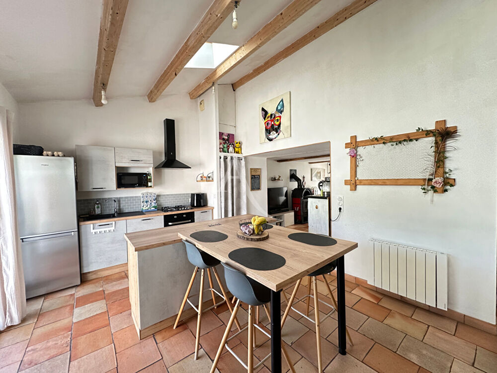 Maison en pierre 3 chambres à vendre à Maché
