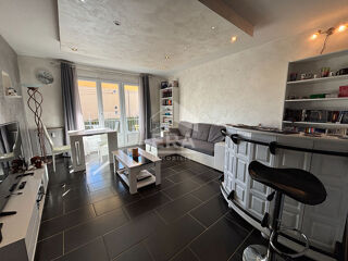  Appartement  vendre 4 pices 77 m