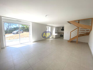  Maison à louer 3 pièces 83 m²