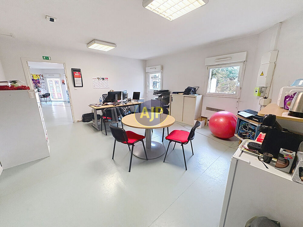   Local d'activité Merignac 81.67 m2 MERIGNAC CENTRE Merignac