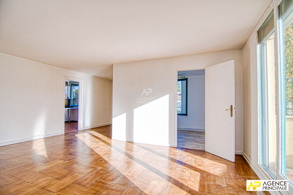 Vente Appartement Versailles Glatigny - Appartement 4 pièces 88 m2 situé au 2e et dernier étage avec terrasse de 21 m², cave et box Le chesnay rocquencourt