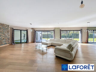  Maison � vendre 8 pi�ces 319 m�