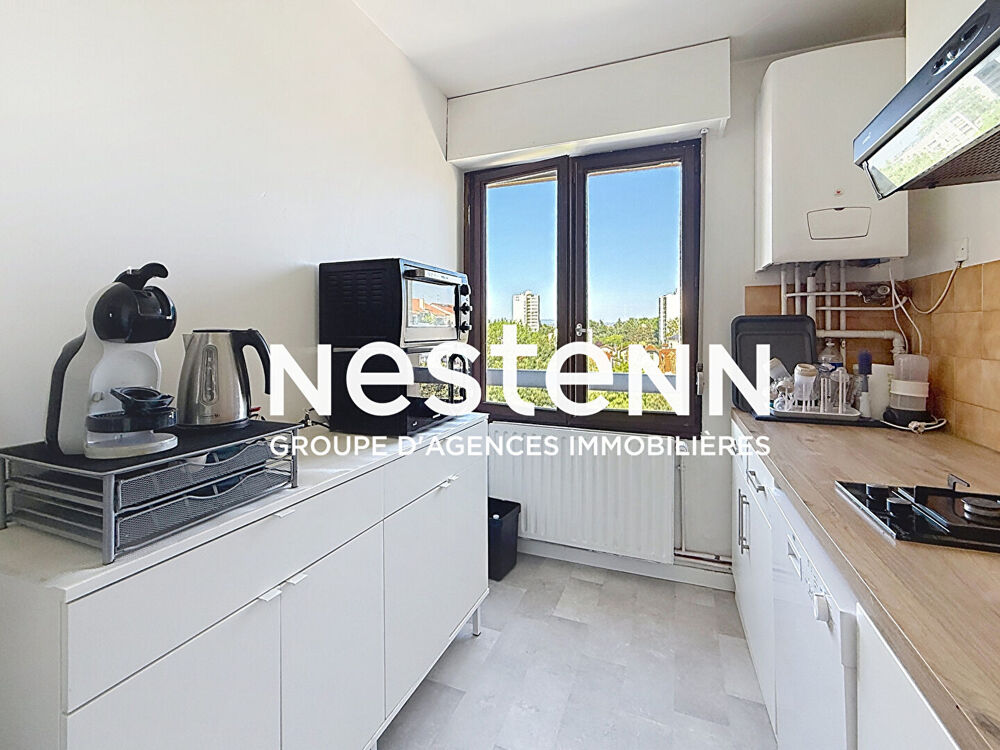 Grand Appartement T2 avec une chambre, Balcon en dernier étage Centre Ville - 69500 BRON