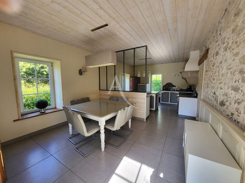 Vente Maison Maison de maître Le Poire Sur Vie 250 m² Le poire sur vie