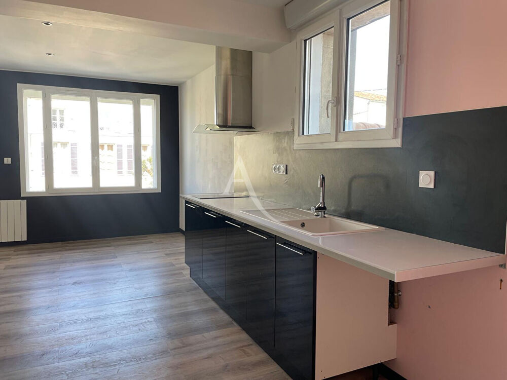 Appartement Saintes, centre ville, 2 chambres.