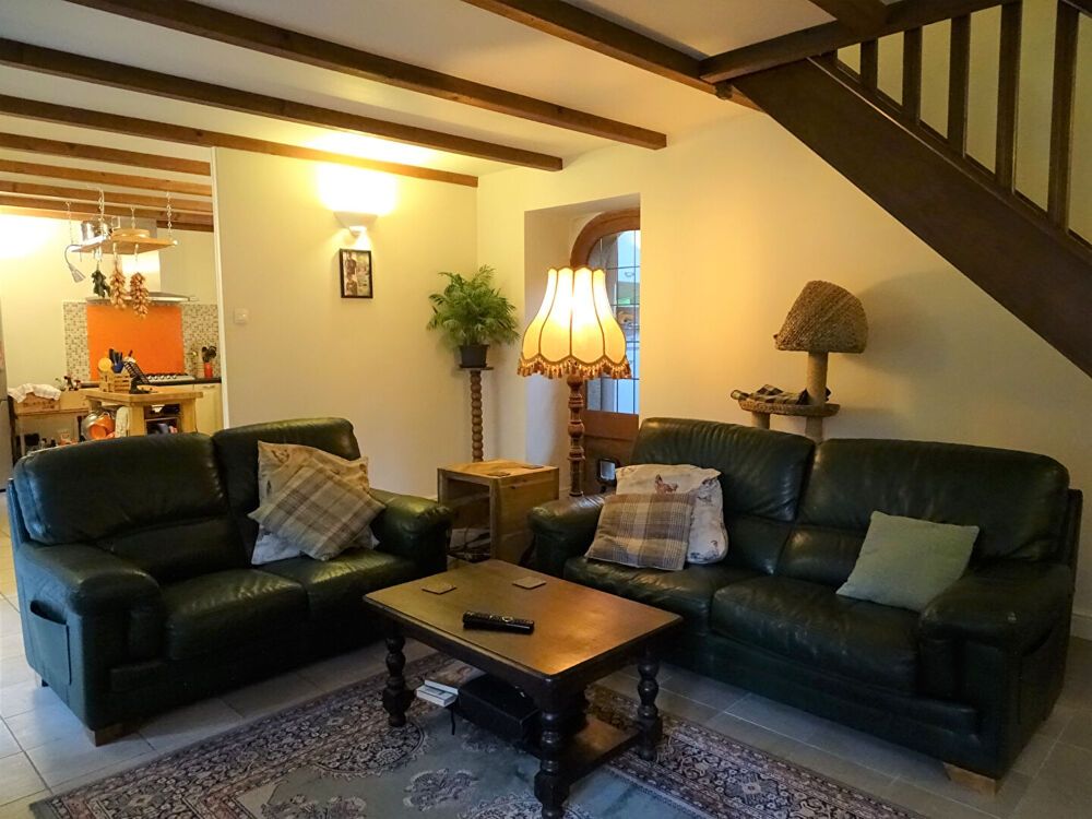Vente Maison CÔTES-D'ARMOR. Un magnifique gîte en pierre de 2 chambres, plein de charme, situé près du village de Kergrist-Moëlou Kergrist moelou