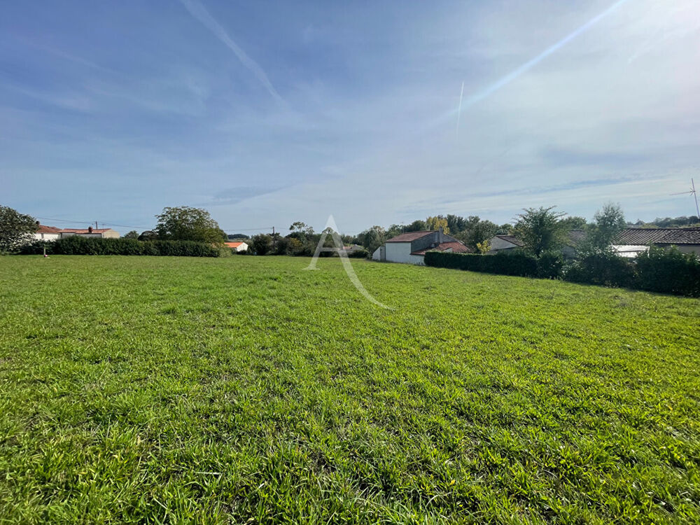 Vente Terrain Terrain 1700 m² à 1 km de FONTENAY LE COMTE Fontenay le comte