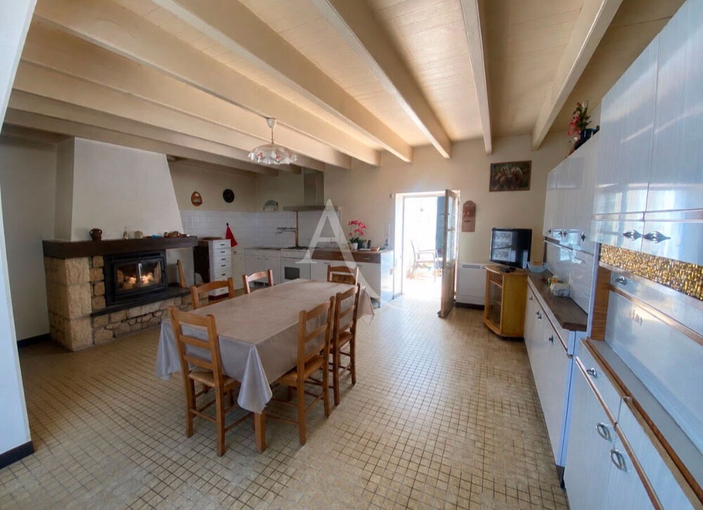 Vente Maison Maison St Philbert de Gd Lieu - 4 pièces - dépendances -terrain 890m2 Saint philbert de grand lieu