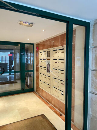  Parking / Garage � louer 