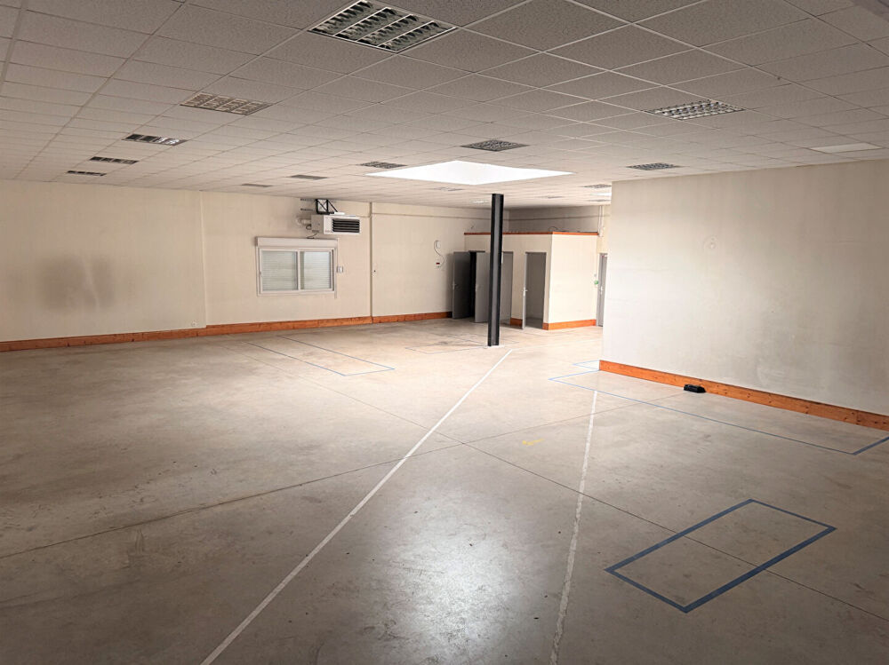   Bâtiment d'activité 868m² - ROCHE LEZ BEAUPRES Roche lez beaupre