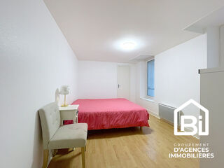  Appartement à louer 5 pièces 124 m²