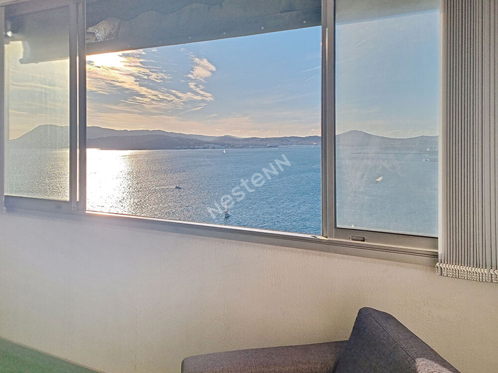 Vente Appartement Vue mer exceptionnelle pour cet appartement de 3  piéces Toulon Port de plaisance Toulon