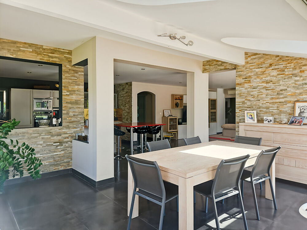 Maison familiale à vendre à Eyres-Moncube