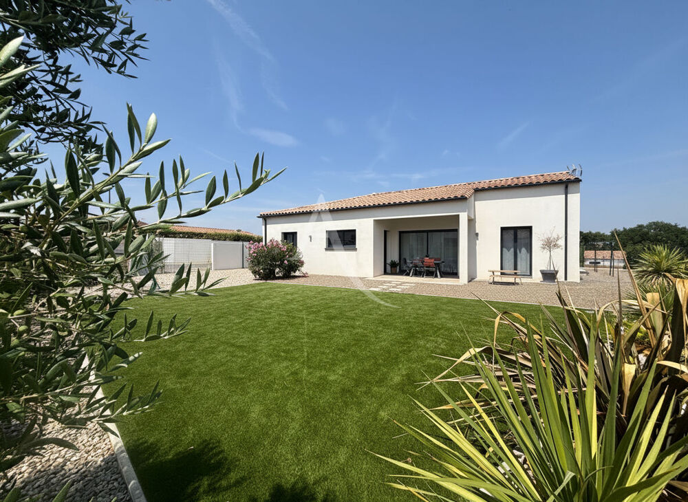Proche CARCASSONNE, Maison contemporain de plain pied avec garage