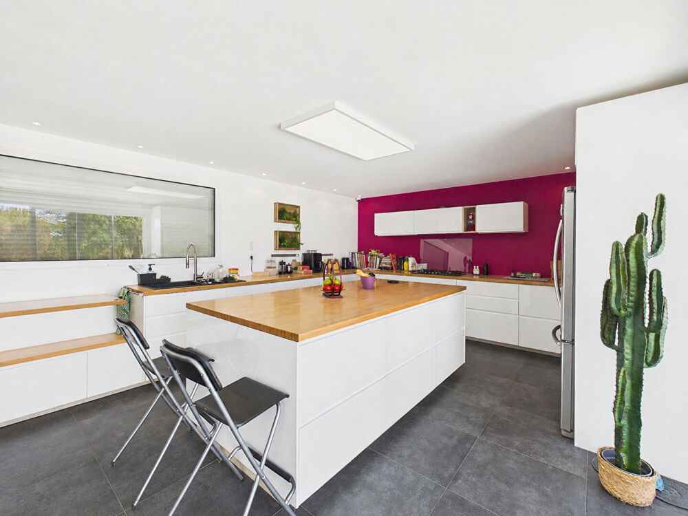 MAISON 304m² SUR PARCELLE DE 3304m² SITUEE A ST CLAIR 07430