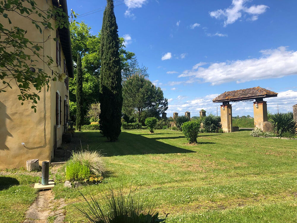 MAISON DU XVIIe à vendre à COUDURES