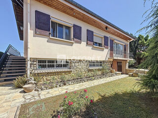  Maison � vendre 9 pi�ces 242 m�